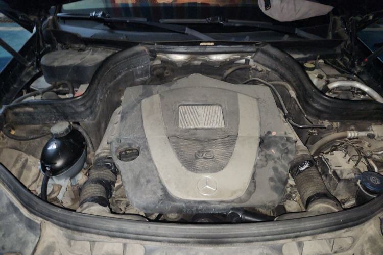 Used Mercedes-Benz GLK-Class 2011 GLK 300 4MATIC Fashion Model Engine Bay