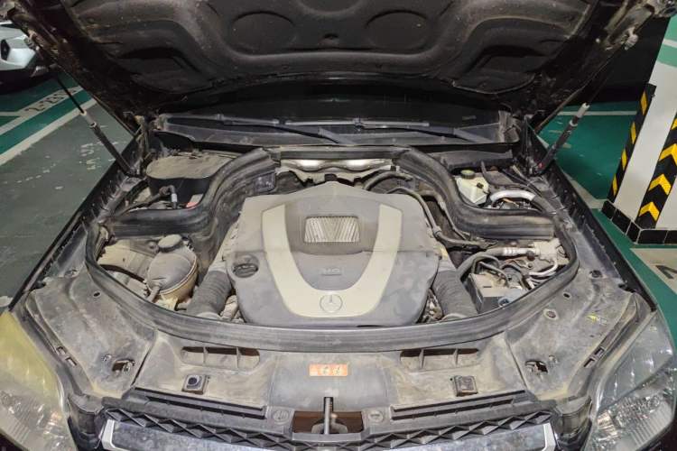 Used Mercedes-Benz GLK-Class 2011 GLK 300 4MATIC Luxury Model Engine Bay
