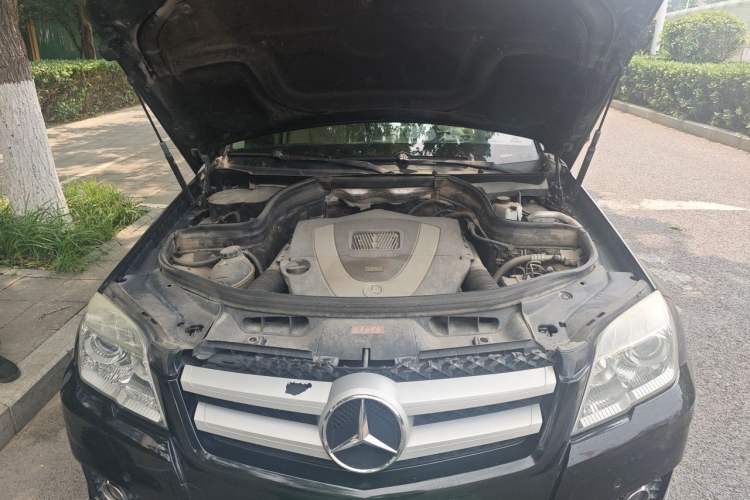 Used Mercedes-Benz GLK-Class 2011 GLK 300 4MATIC Dynamic Model Engine Bay