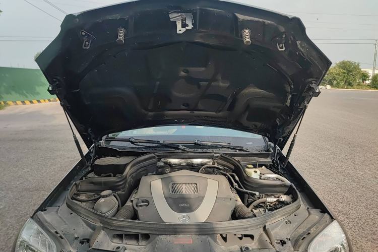 Used Mercedes-Benz GLK-Class 2011 GLK 300 4MATIC Fashion Model Engine Bay