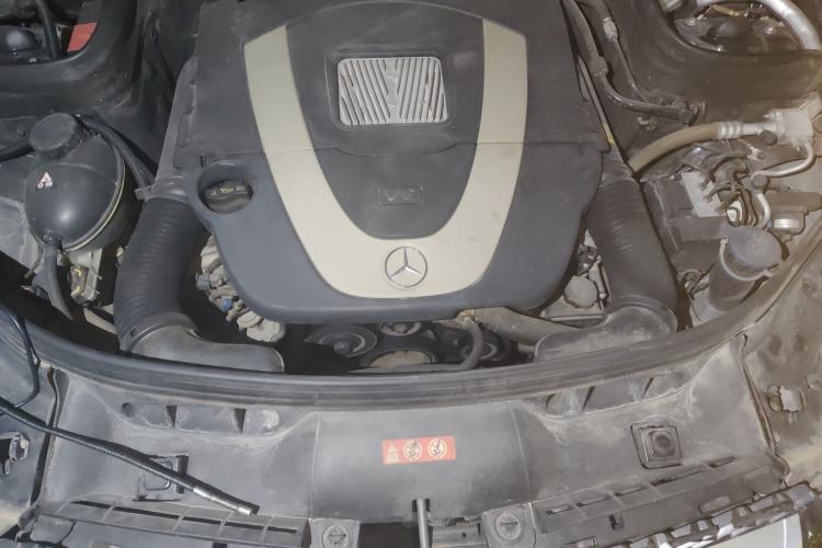Used Mercedes-Benz GLK-Class 2011 GLK 300 4MATIC Fashion Model Engine Bay
