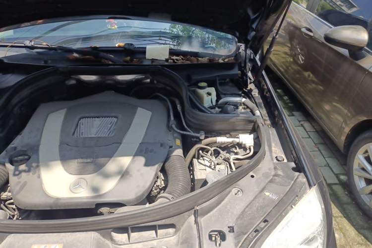 Used Mercedes-Benz GLK-Class 2011 GLK 300 4MATIC Fashion Model Engine Bay Left
