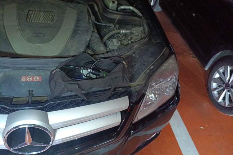 Used Mercedes-Benz GLK-Class 2011 GLK 300 4MATIC Dynamic Model Engine Bay Left