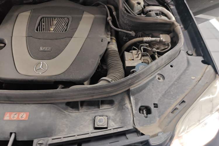 Used Mercedes-Benz GLK-Class 2011 GLK 300 4MATIC Fashion Model Engine Bay Left