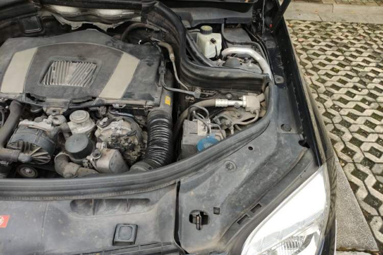 Used Mercedes-Benz GLK-Class 2011 GLK 300 4MATIC Fashion Model Engine Bay Left