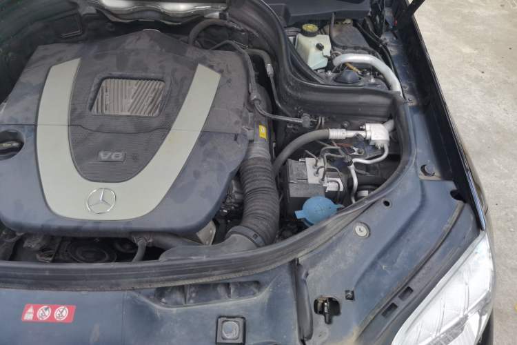 Used Mercedes-Benz GLK-Class 2011 GLK 300 4MATIC Dynamic Model Engine Bay Left