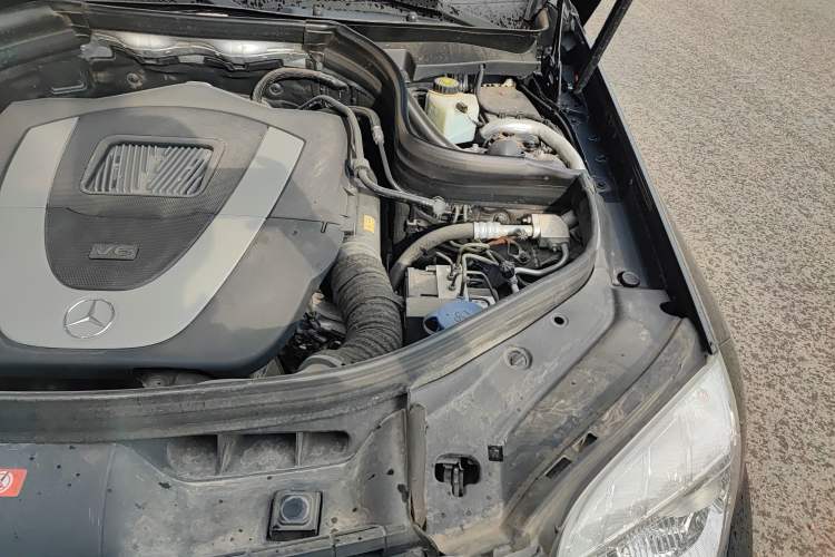Used Mercedes-Benz GLK-Class 2011 GLK 300 4MATIC Fashion Model Engine Bay Left