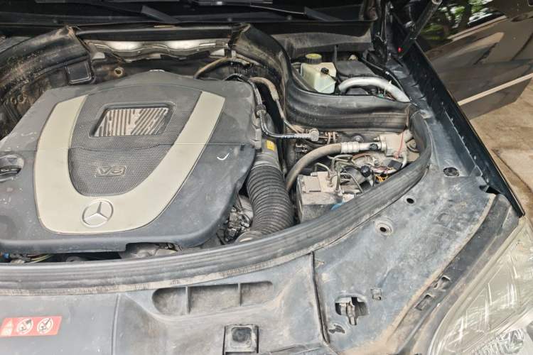 Used Mercedes-Benz GLK-Class 2011 GLK 300 4MATIC Fashion Model Engine Bay Left