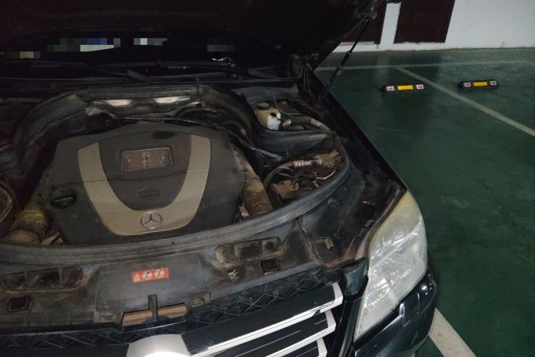 Used Mercedes-Benz GLK-Class 2011 GLK 350 4MATIC Engine Bay Left