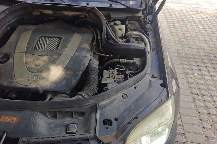 Used Mercedes-Benz GLK-Class 2011 GLK 300 4MATIC Fashion Model Engine Bay Left