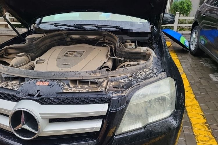 Used Mercedes-Benz GLK-Class 2011 GLK 300 4MATIC Dynamic Model Engine Bay Left