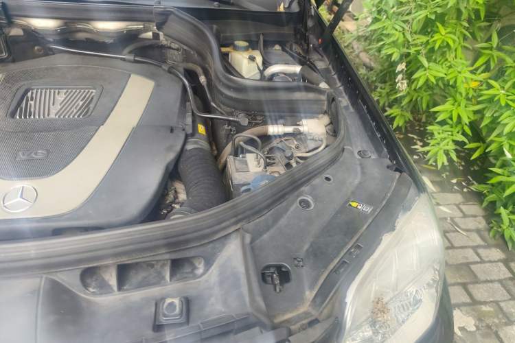 Used Mercedes-Benz GLK-Class 2011 GLK 350 4MATIC Engine Bay Left
