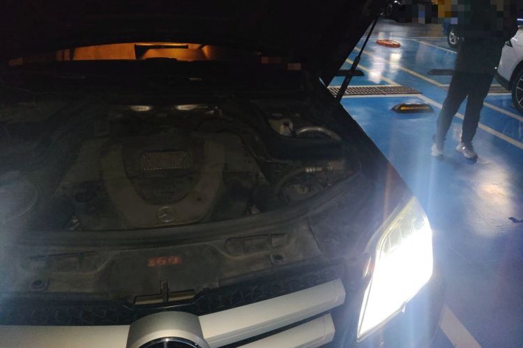 Used Mercedes-Benz GLK-Class 2011 GLK 300 4MATIC Fashion Model Engine Bay Left