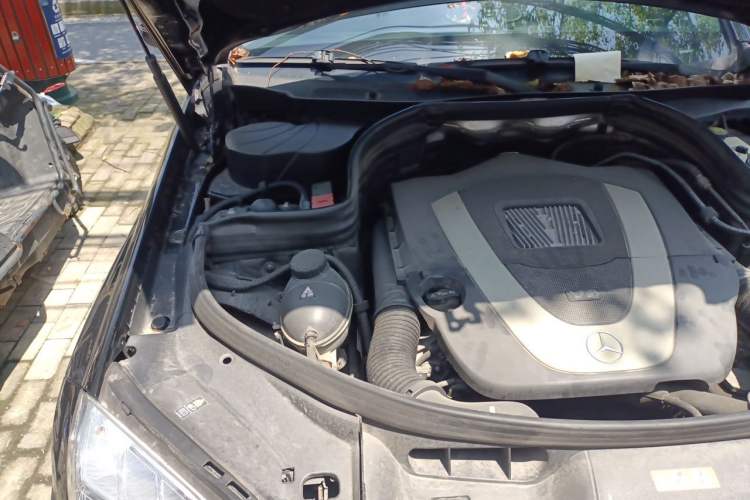 Used Mercedes-Benz GLK-Class 2011 GLK 300 4MATIC Fashion Model Engine Bay Right