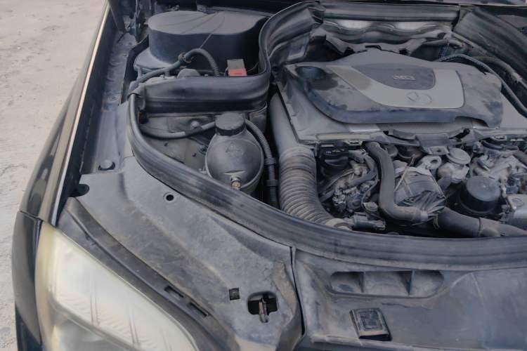 Used Mercedes-Benz GLK-Class 2011 GLK 300 4MATIC Dynamic Model Engine Bay Right