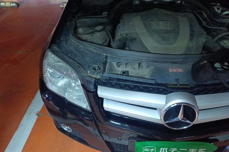 Used Mercedes-Benz GLK-Class 2011 GLK 300 4MATIC Dynamic Model Engine Bay Right