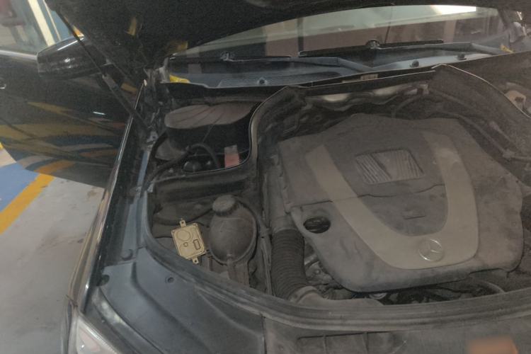 Used Mercedes-Benz GLK-Class 2011 GLK 300 4MATIC Fashion Model Engine Bay Right