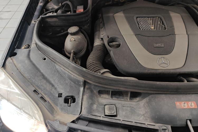 Used Mercedes-Benz GLK-Class 2011 GLK 300 4MATIC Fashion Model Engine Bay Right