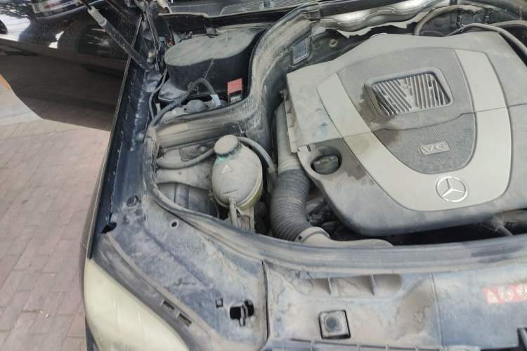 Used Mercedes-Benz GLK-Class 2011 GLK 300 4MATIC Dynamic Model Engine Bay Right