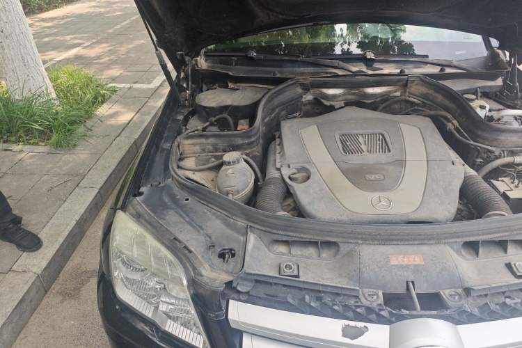 Used Mercedes-Benz GLK-Class 2011 GLK 300 4MATIC Dynamic Model Engine Bay Right