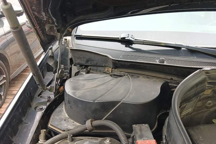Used Mercedes-Benz GLK-Class 2011 GLK 300 4MATIC Fashion Model Engine Bay Right