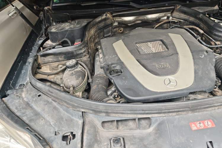Used Mercedes-Benz GLK-Class 2011 GLK 300 4MATIC Fashion Model Engine Bay Right