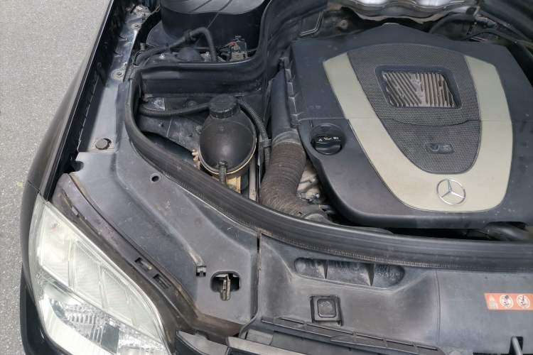 Used Mercedes-Benz GLK-Class 2011 GLK 300 4MATIC Dynamic Model Engine Bay Right