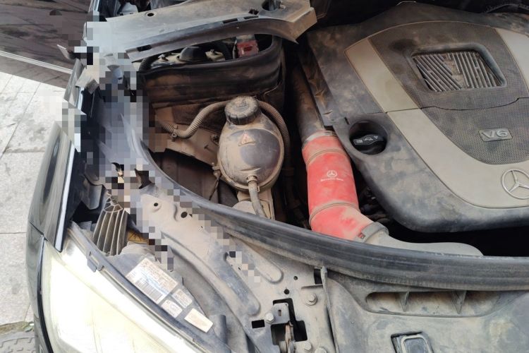 Used Mercedes-Benz GLK-Class 2011 GLK 300 4MATIC Luxury Model Engine Bay Right