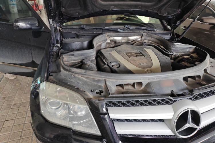 Used Mercedes-Benz GLK-Class 2011 GLK 300 4MATIC Dynamic Model Engine Bay Right