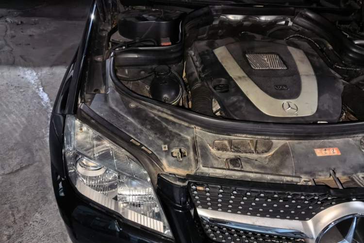 Used Mercedes-Benz GLK-Class 2011 GLK 300 4MATIC Dynamic Model Engine Bay Right