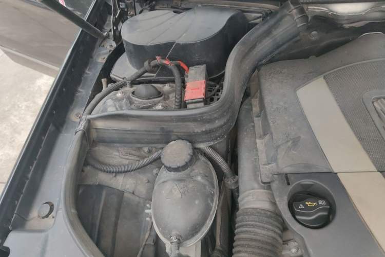 Used Mercedes-Benz GLK-Class 2011 GLK 300 4MATIC Dynamic Model Engine Bay Right
