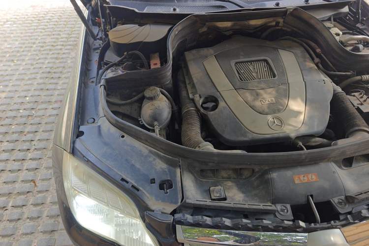 Used Mercedes-Benz GLK-Class 2011 GLK 300 4MATIC Fashion Model Engine Bay Right