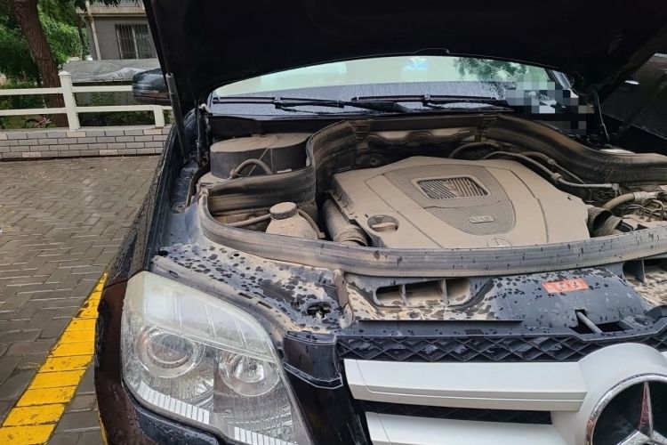 Used Mercedes-Benz GLK-Class 2011 GLK 300 4MATIC Dynamic Model Engine Bay Right