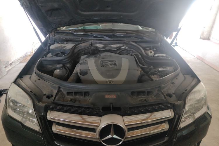 Used Mercedes-Benz GLK-Class 2011 GLK 300 4MATIC Fashion Model Engine Bay