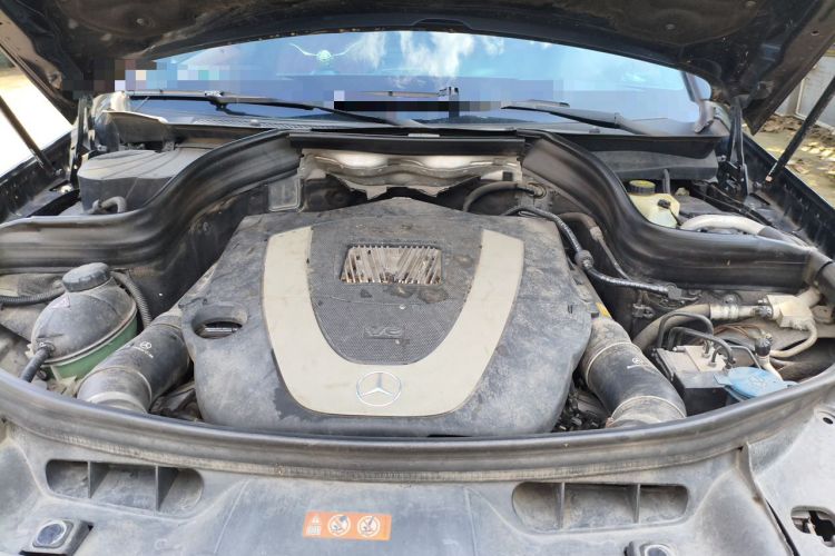 Used Mercedes-Benz GLK-Class 2011 GLK 300 4MATIC Luxury Model Engine Bay