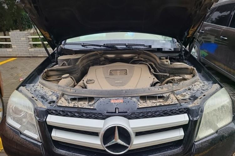 Used Mercedes-Benz GLK-Class 2011 GLK 300 4MATIC Dynamic Model Engine Bay