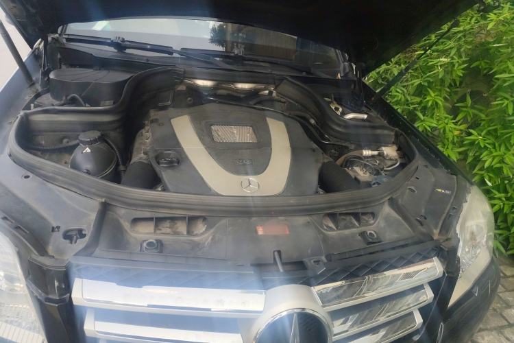Used Mercedes-Benz GLK-Class 2011 GLK 350 4MATIC Engine Bay