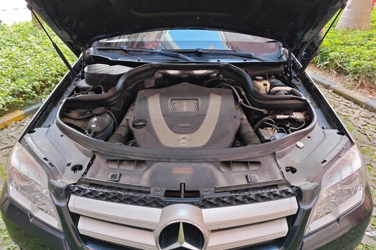 Used Mercedes-Benz GLK-Class 2011 GLK 300 4MATIC Dynamic Model Engine Bay