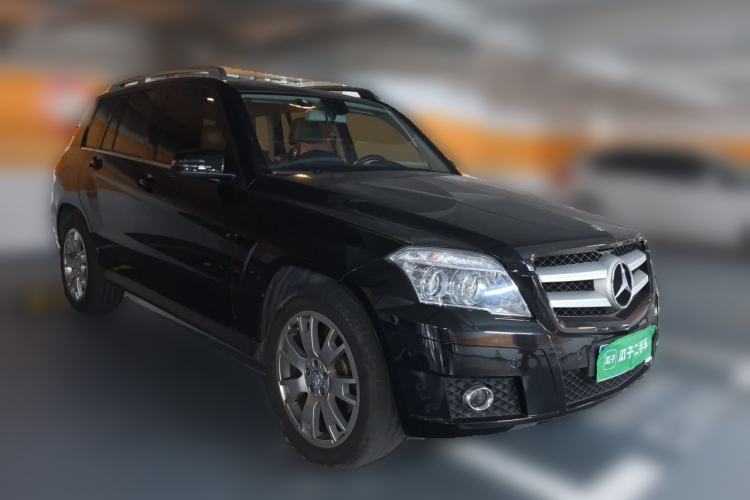 Used Mercedes-Benz GLK-Class 2011 GLK 300 4MATIC Fashion Model Front Right 45 Deg