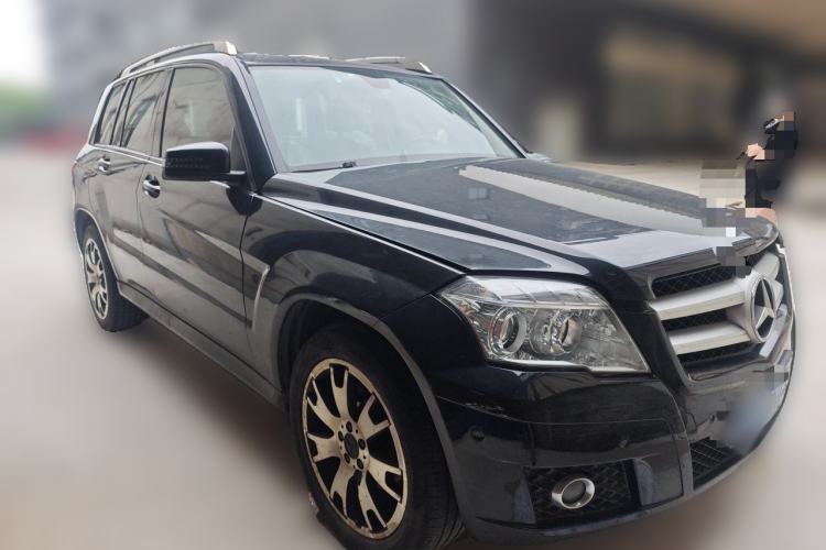 Used Mercedes-Benz GLK-Class 2011 GLK 300 4MATIC Luxury Model Front Right 45 Deg
