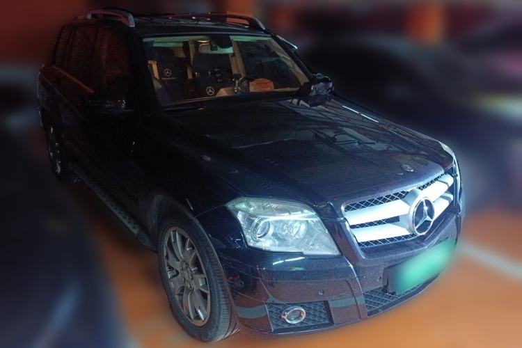 Used Mercedes-Benz GLK-Class 2011 GLK 300 4MATIC Dynamic Model Front Right 45 Deg