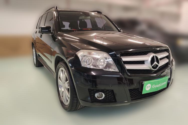 Used Mercedes-Benz GLK-Class 2011 GLK 300 4MATIC Dynamic Model Front Right 45 Deg