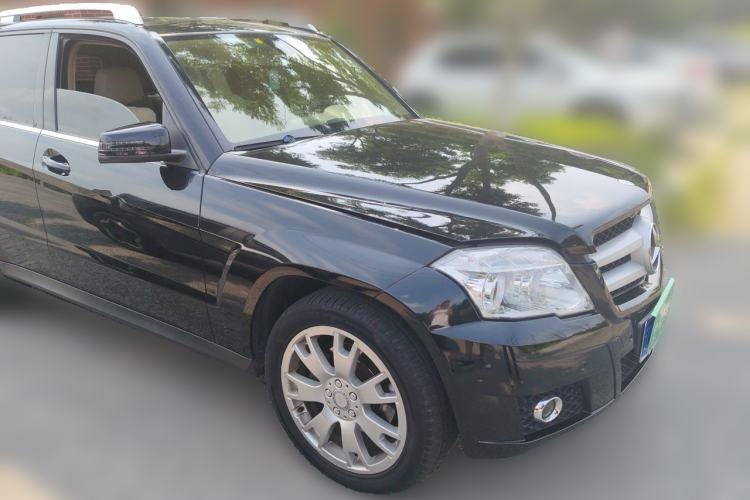 Used Mercedes-Benz GLK-Class 2011 GLK 300 4MATIC Dynamic Model Front Right 45 Deg