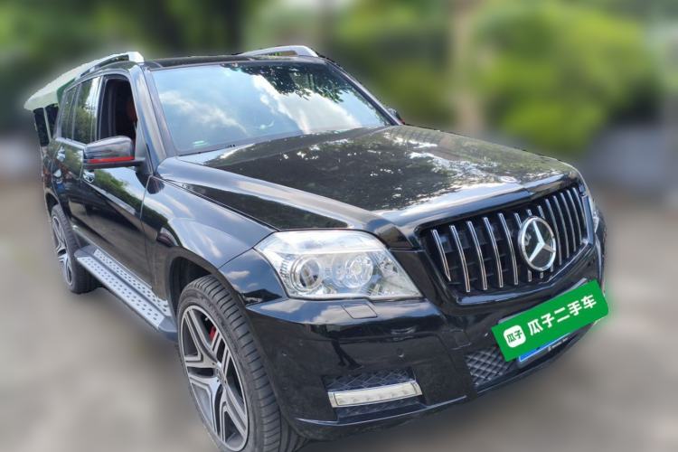 Used Mercedes-Benz GLK-Class 2011 GLK 300 4MATIC Luxury Model Front Right 45 Deg