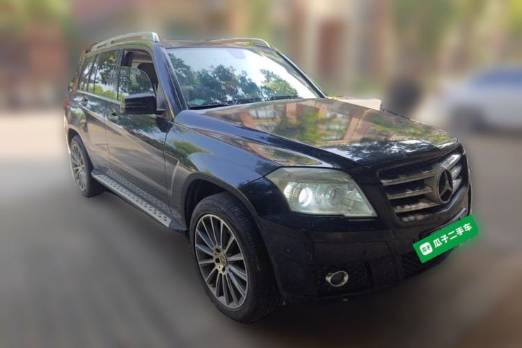 Used Mercedes-Benz GLK-Class 2011 GLK 300 4MATIC Fashion Model Front Right 45 Deg
