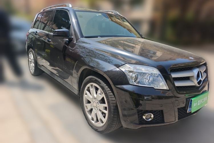 Used Mercedes-Benz GLK-Class 2011 GLK 300 4MATIC Dynamic Model Front Right 45 Deg