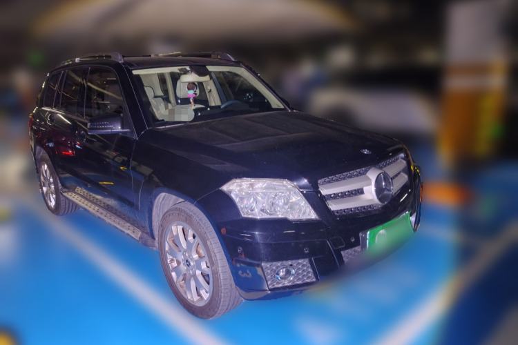 Used Mercedes-Benz GLK-Class 2011 GLK 300 4MATIC Fashion Model Front Right 45 Deg