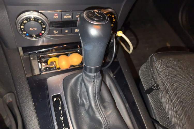 Used Mercedes-Benz GLK-Class 2011 GLK 300 4MATIC Fashion Model Gear Lever
