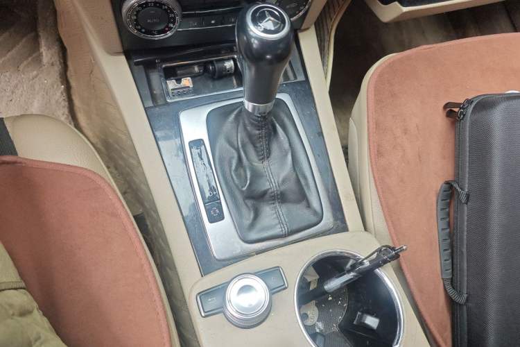 Used Mercedes-Benz GLK-Class 2011 GLK 300 4MATIC Luxury Model Gear Lever