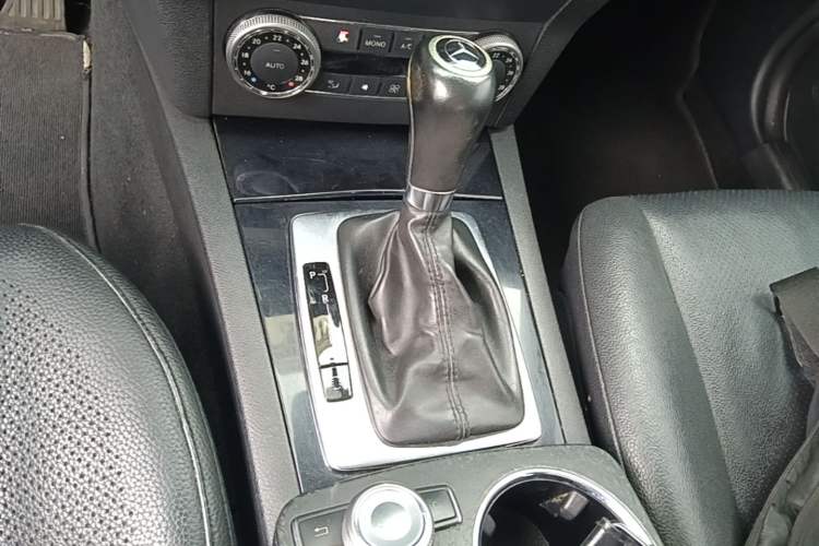 Used Mercedes-Benz GLK-Class 2011 GLK 300 4MATIC Fashion Model Gear Lever